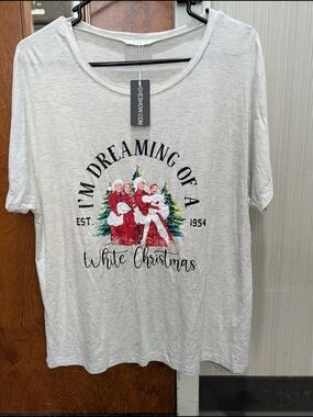 SheShow 'I'm Dreaming of a White Christmas' Short Sleeve Tee - Light Gray